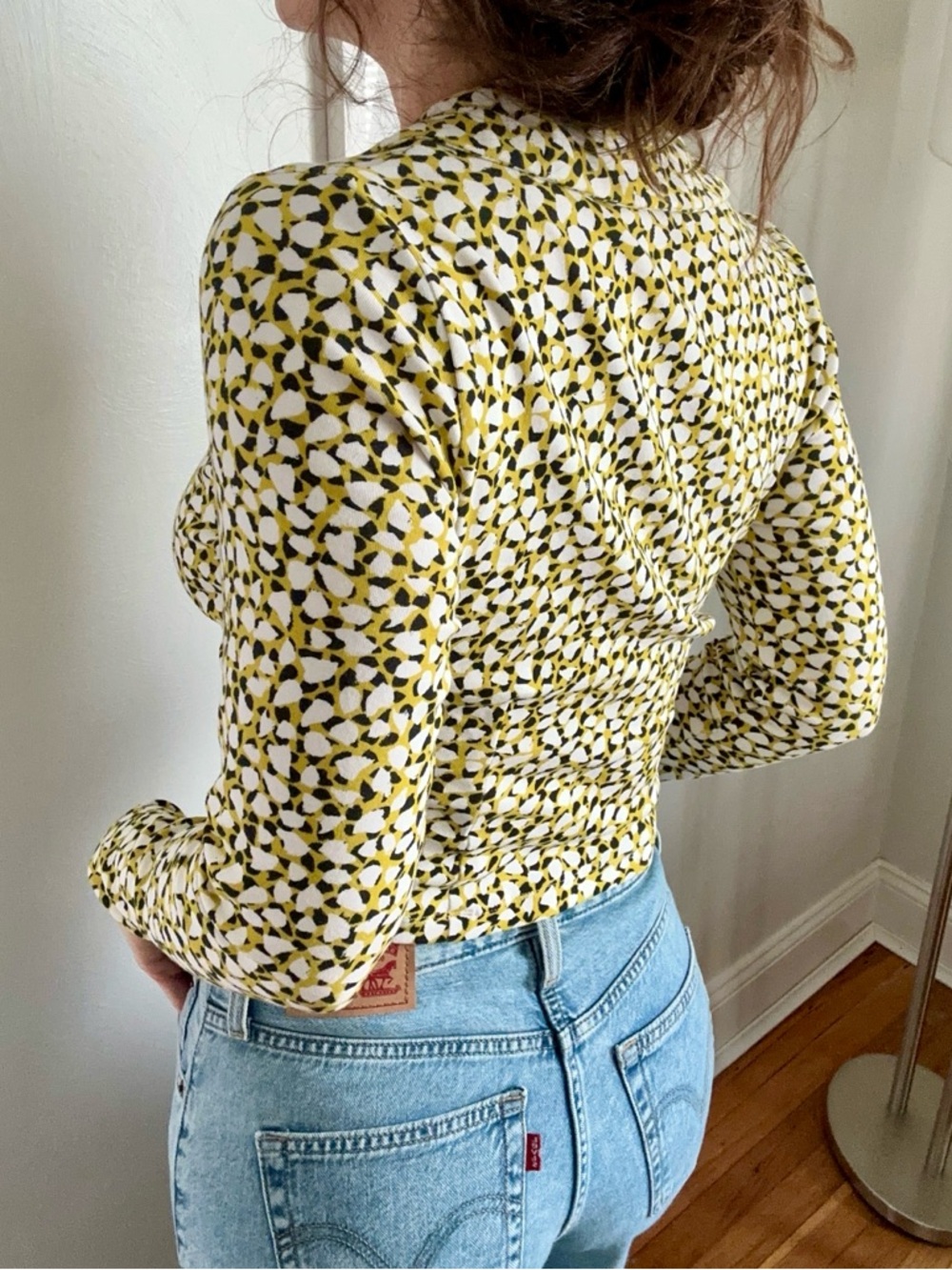Like New Maeve by Anthropologie Yellow Patterned Button-Front Top - Picture 4 of 6